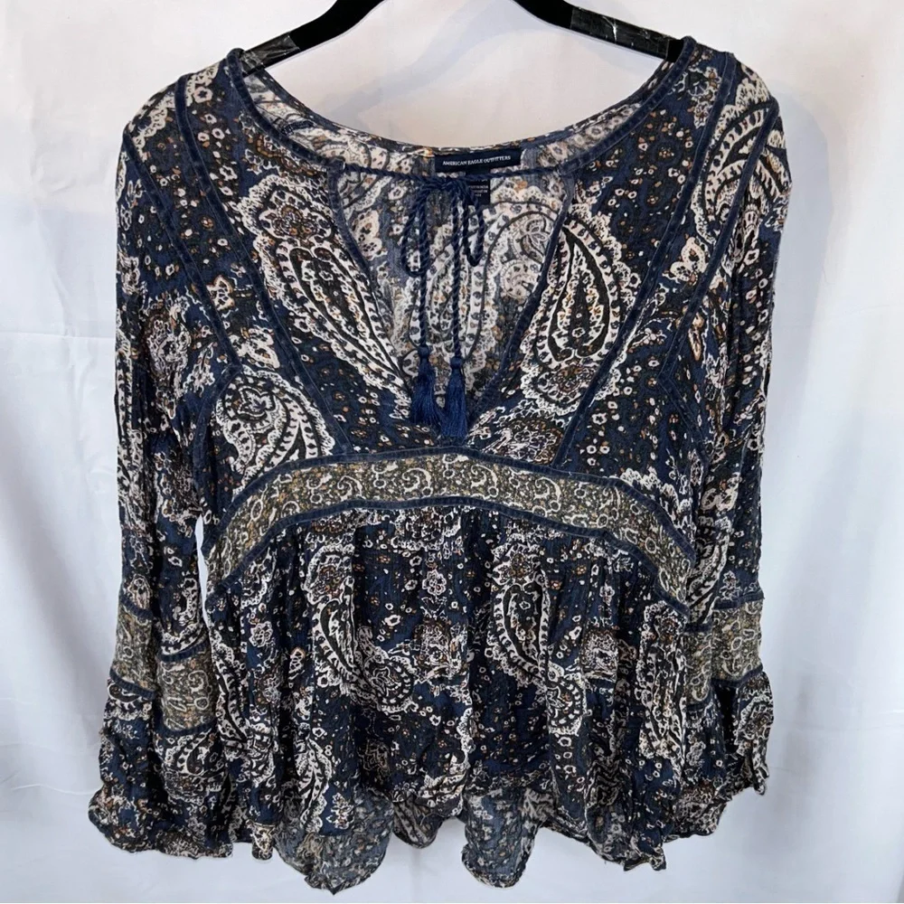 American Eagle Blouse Bell Flare Sleeve Paisley All Over Print Boho V-Neck Shirt